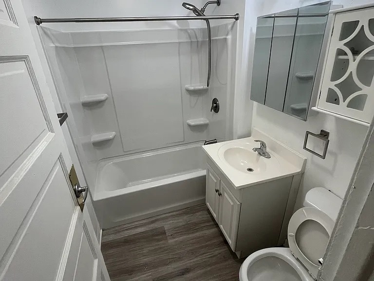 3938 N Christiana Avenue 2