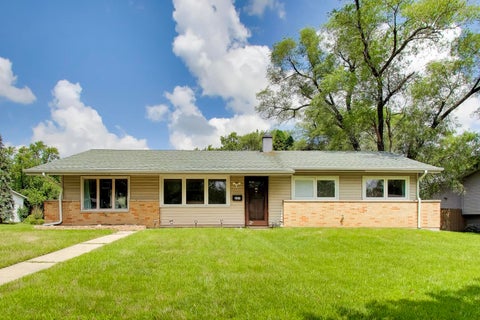 Photo of 1300 Jefferson Road, Hoffman Estates, IL 60169 (MLS # 12753544)