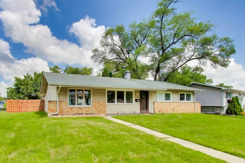 Tiny photo for 1300 Jefferson Road, Hoffman Estates, IL 60169 (MLS # 12753544)