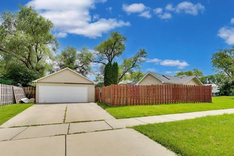 Tiny photo for 1300 Jefferson Road, Hoffman Estates, IL 60169 (MLS # 12753544)