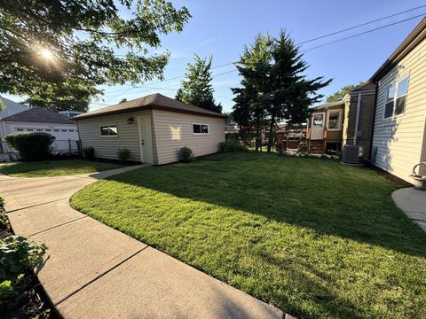 Tiny photo for 1728 N 76 Avenue, Elmwood Park, IL 60707 (MLS # 12685985)