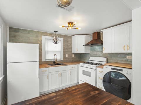 Tiny photo for 944 Kingsley Drive, Machesney Park, IL 61115 (MLS # 12716133)