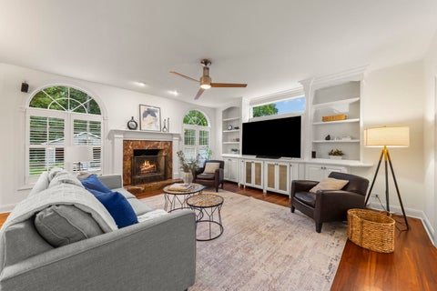 Tiny photo for 133 N Clinton Avenue, Elmhurst, IL 60126 (MLS # 12744694)