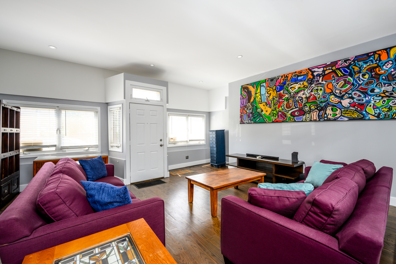 1646 W BLACKHAWK Street