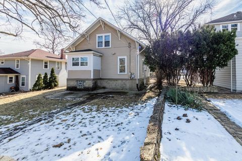 Tiny photo for 655 Glenwood Avenue, Joliet, IL 60435 (MLS # 12565351)