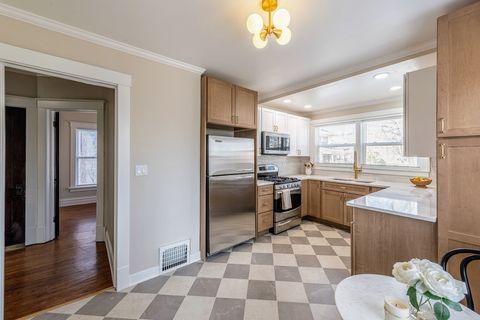 Tiny photo for 655 Glenwood Avenue, Joliet, IL 60435 (MLS # 12565351)