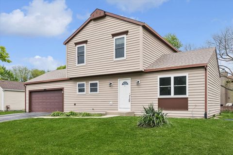 Photo of 1440 CARLETON Avenue, Naperville, IL 60565 (MLS # 12532036)