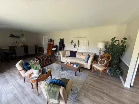 Tiny photo for 4 Yorkshire Drive, Lincolnshire, IL 60069 (MLS # 12600035)