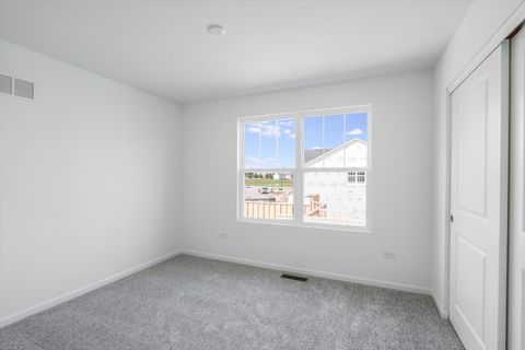 Tiny photo for 163 Piper Glen Avenue, Oswego, IL 60543 (MLS # 12493277)