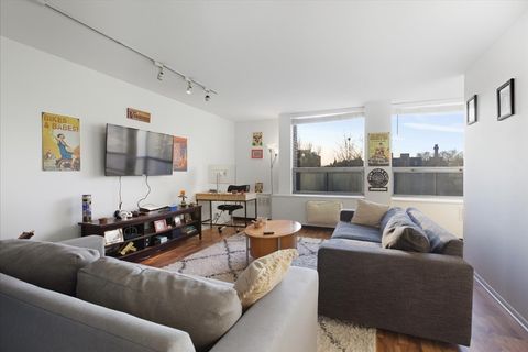 1 beds bed, 1 baths bath property at 1355 n sandburg terrace 303d, chicago, IL 60610