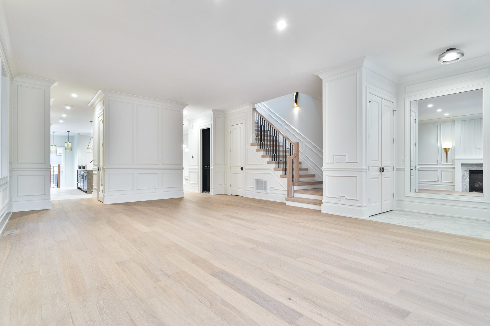 3723 N Oakley Avenue