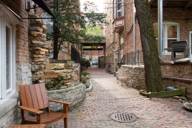 1407.5 N Wells Street 1W