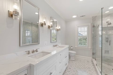 Tiny photo for 236 E NORTH Avenue, Lake Bluff, IL 60044 (MLS # 12583471)