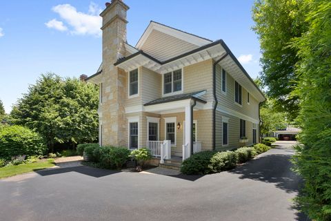 Tiny photo for 236 E NORTH Avenue, Lake Bluff, IL 60044 (MLS # 12583471)