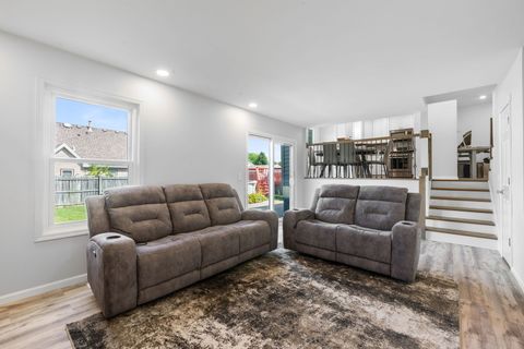 Tiny photo for 8 Aspen Court, Streamwood, IL 60107 (MLS # 12480629)