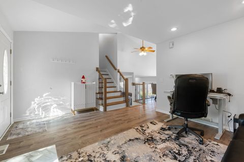 Tiny photo for 8 Aspen Court, Streamwood, IL 60107 (MLS # 12480629)