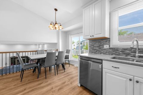 Tiny photo for 8 Aspen Court, Streamwood, IL 60107 (MLS # 12480629)