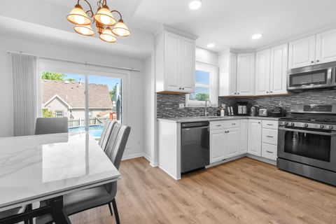 Tiny photo for 8 Aspen Court, Streamwood, IL 60107 (MLS # 12480629)