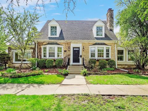 Photo of 1001 S Brainard Avenue, La Grange, IL 60525 (MLS # 12610745)