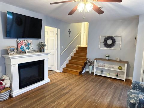 Tiny photo for 300 Williford Road, Jonesboro, IL 62906 (MLS # 100000126)