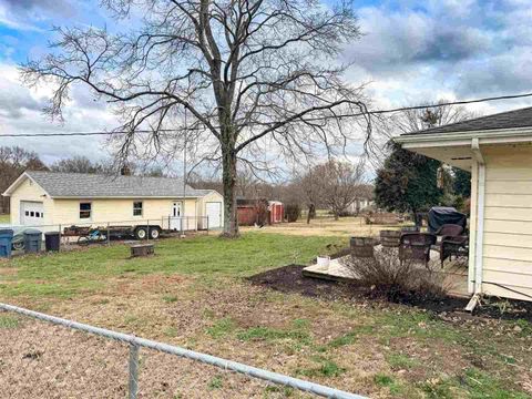 Tiny photo for 300 Williford Road, Jonesboro, IL 62906 (MLS # 100000126)