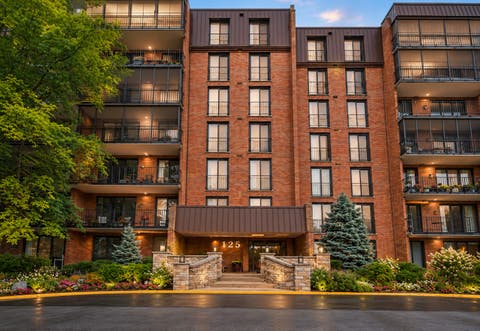 Photo of 125 Acacia Circle #404, Indian Head Park, IL 60525 (MLS # 12674602)