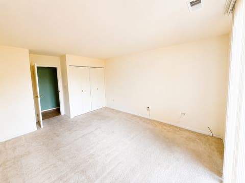 Tiny photo for 125 Acacia Circle #404, Indian Head Park, IL 60525 (MLS # 12674602)