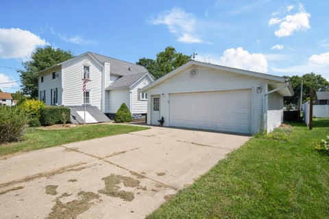 Tiny photo for 404 E Chestnut Street, Geneseo, IL 61254 (MLS # 12745627)
