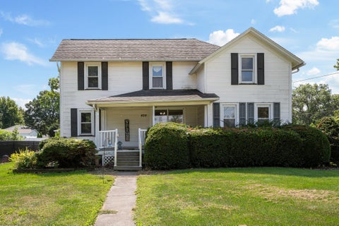 Photo of 404 E Chestnut Street, Geneseo, IL 61254 (MLS # 12745627)