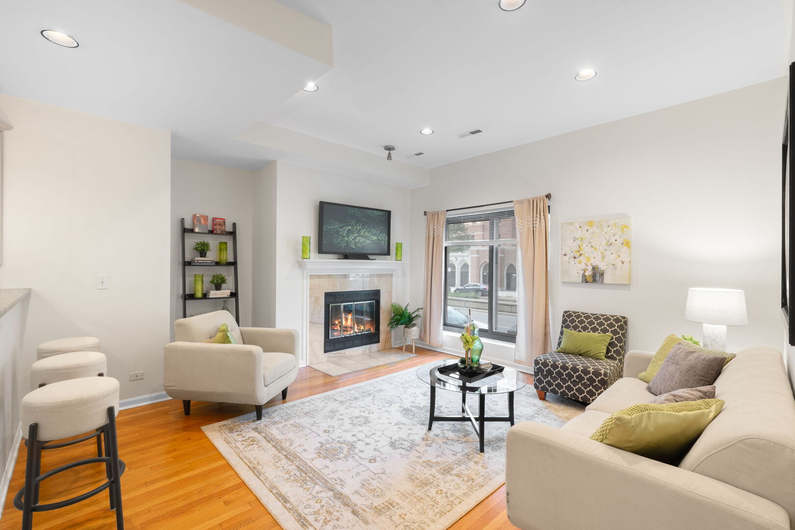 857 N LaSalle Street 1