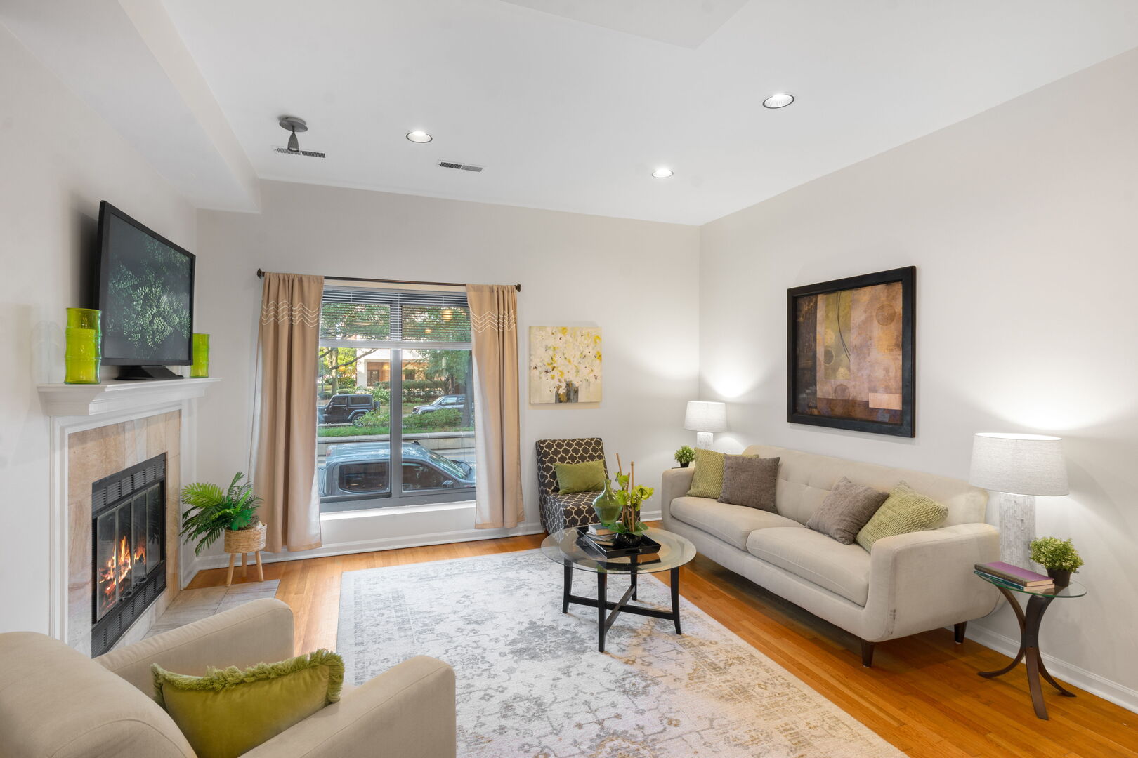 857 N LaSalle Street 1