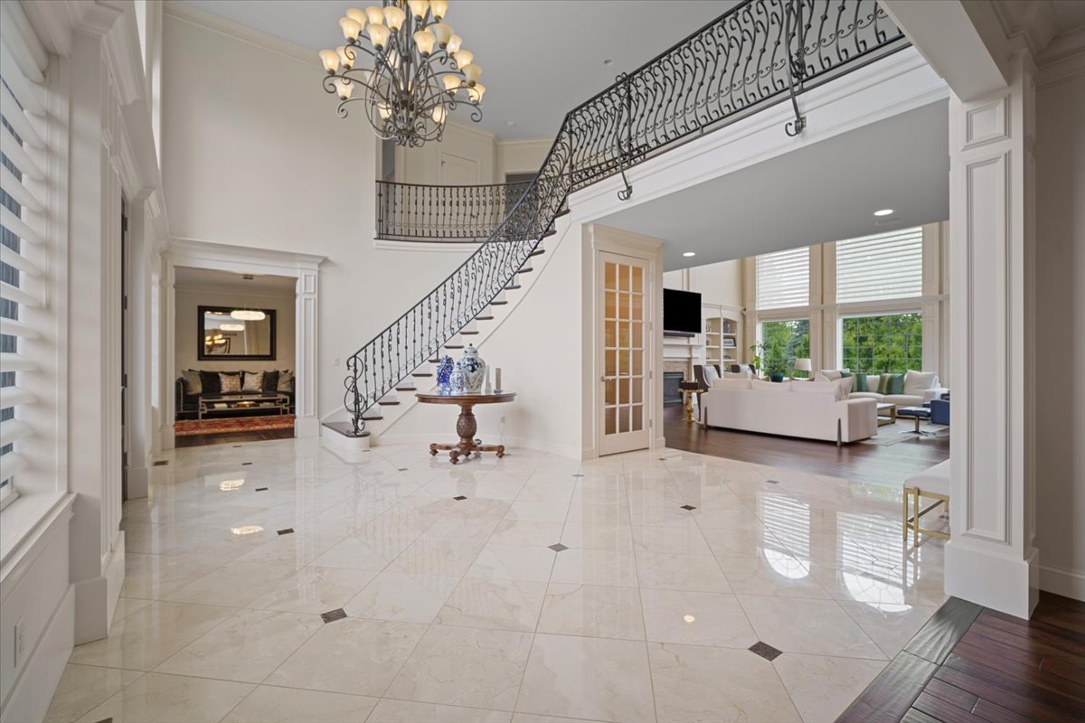 12 Worthington Court