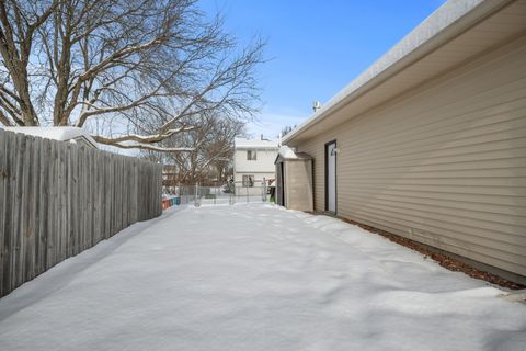 Tiny photo for 3 Brandywine Court, South Elgin, IL 60177 (MLS # 12529209)