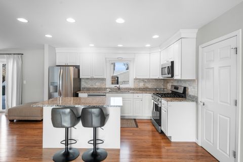 Tiny photo for 3 Brandywine Court, South Elgin, IL 60177 (MLS # 12529209)