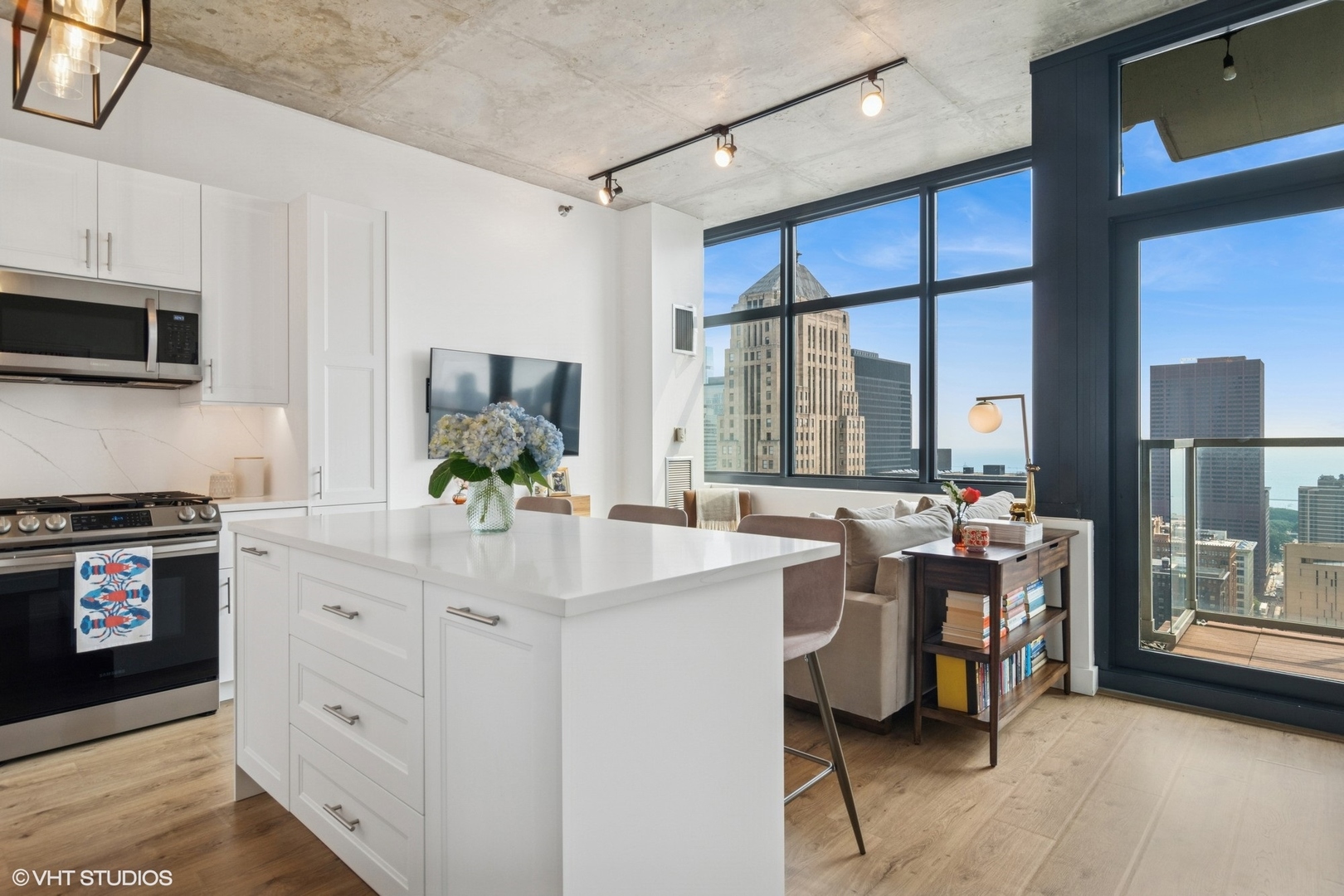 235 W Van Buren Street 4002