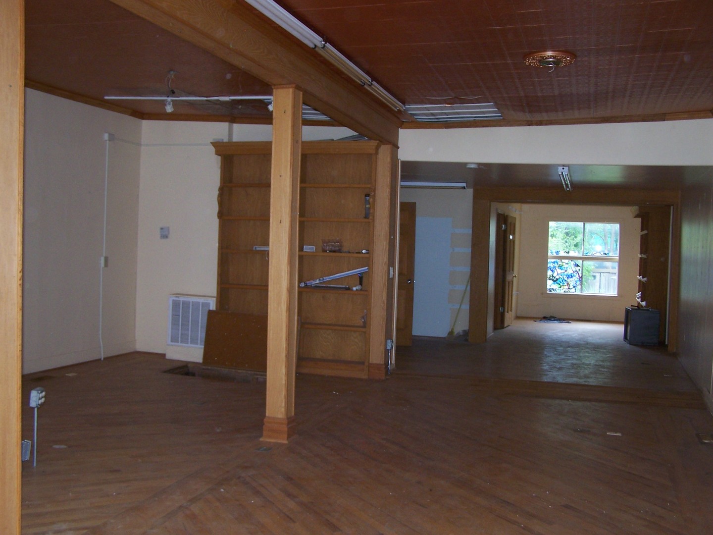 5604 Broadway Street