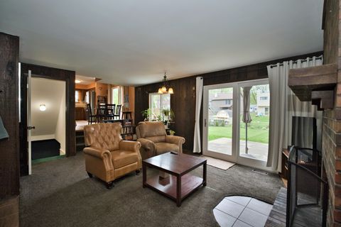 Tiny photo for 5405 Burwood Road, Oakwood Hills, IL 60013 (MLS # 12630045)