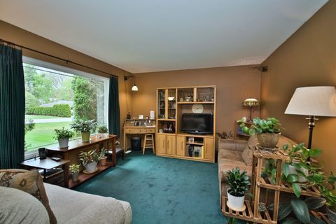Tiny photo for 5405 Burwood Road, Oakwood Hills, IL 60013 (MLS # 12630045)