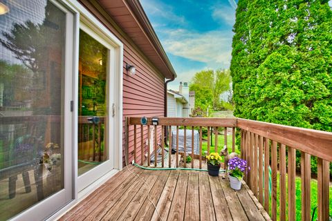 Tiny photo for 5405 Burwood Road, Oakwood Hills, IL 60013 (MLS # 12630045)