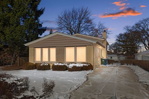 1042 W Central Road, Mount Prospect, IL 60056 - #: 12575009