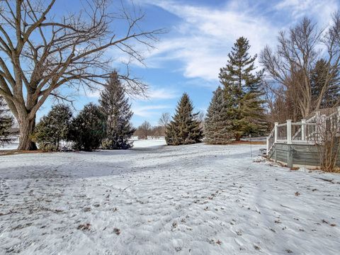 Tiny photo for 210 Park Crest Drive, Freeport, IL 61032 (MLS # 12557626)
