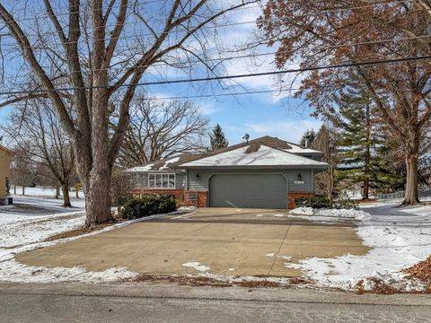 Tiny photo for 210 Park Crest Drive, Freeport, IL 61032 (MLS # 12557626)
