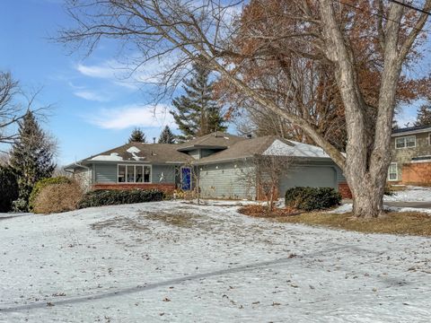 Photo of 210 Park Crest Drive, Freeport, IL 61032 (MLS # 12557626)