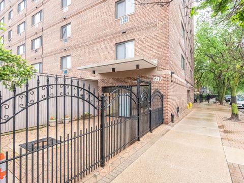 Photo of 607 W Wrightwood Avenue #315, Chicago, IL 60614 (MLS # 12655688)