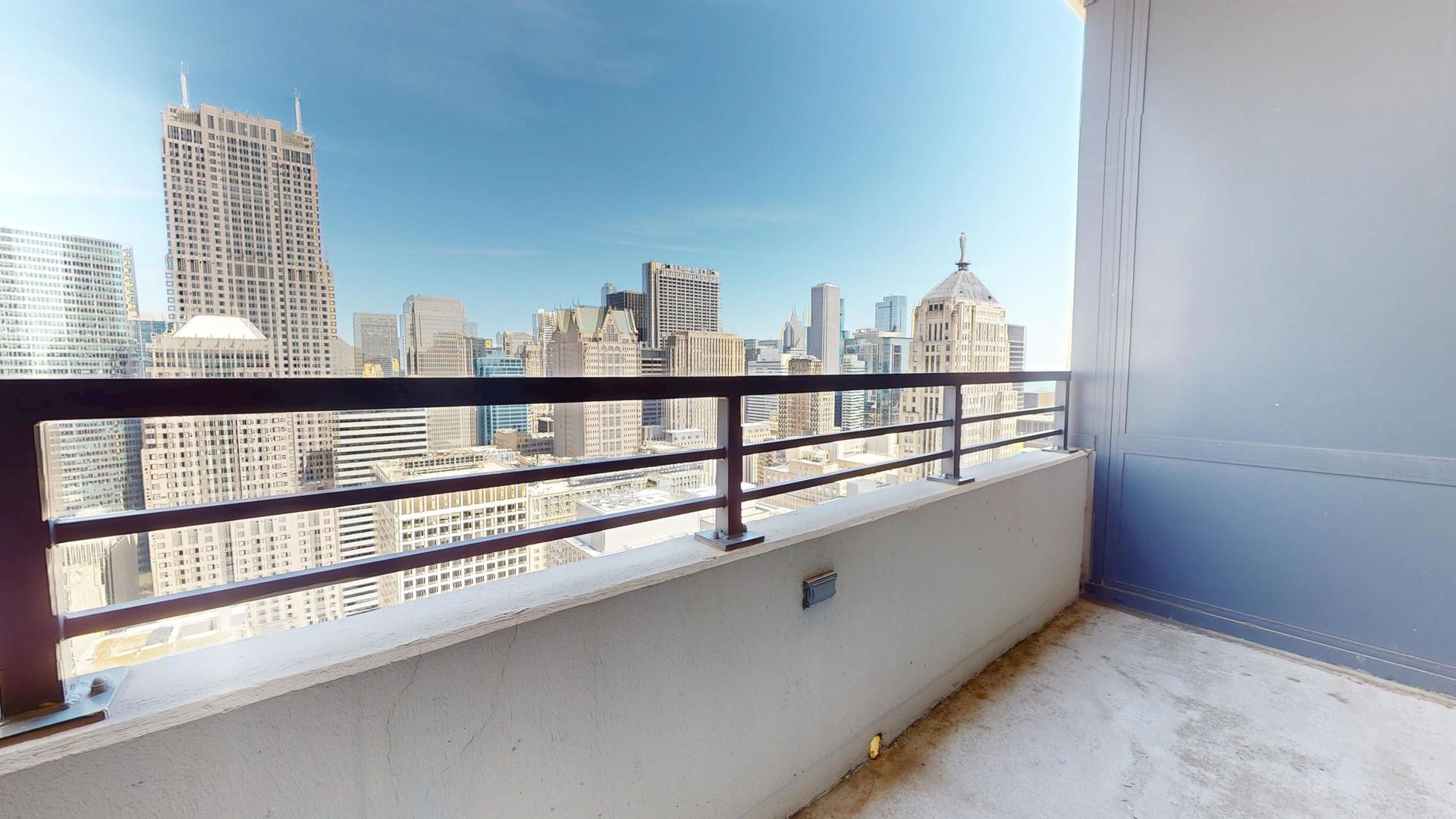 235 W VAN BUREN Street 4515