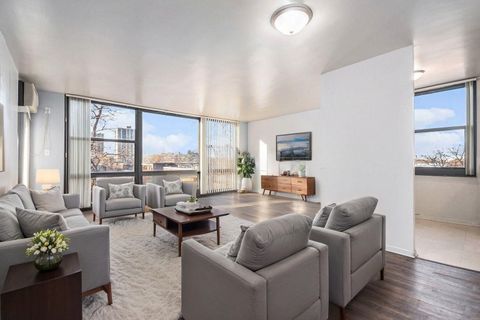 Tiny photo for 2605 S Indiana Avenue #301, Chicago, IL 60616 (MLS # 12589238)