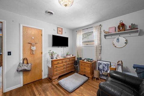 Tiny photo for 925 42ND Street, Moline, IL 61265 (MLS # 12690272)