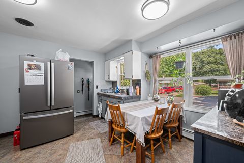 Tiny photo for 925 42ND Street, Moline, IL 61265 (MLS # 12690272)