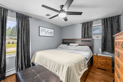 Tiny photo for 925 42ND Street, Moline, IL 61265 (MLS # 12690272)