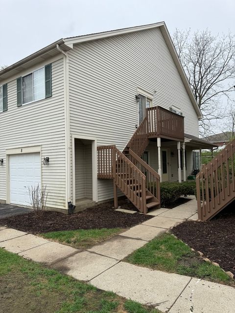 8 W Pheasant Trail 8 Lake In The Hills IL 60156